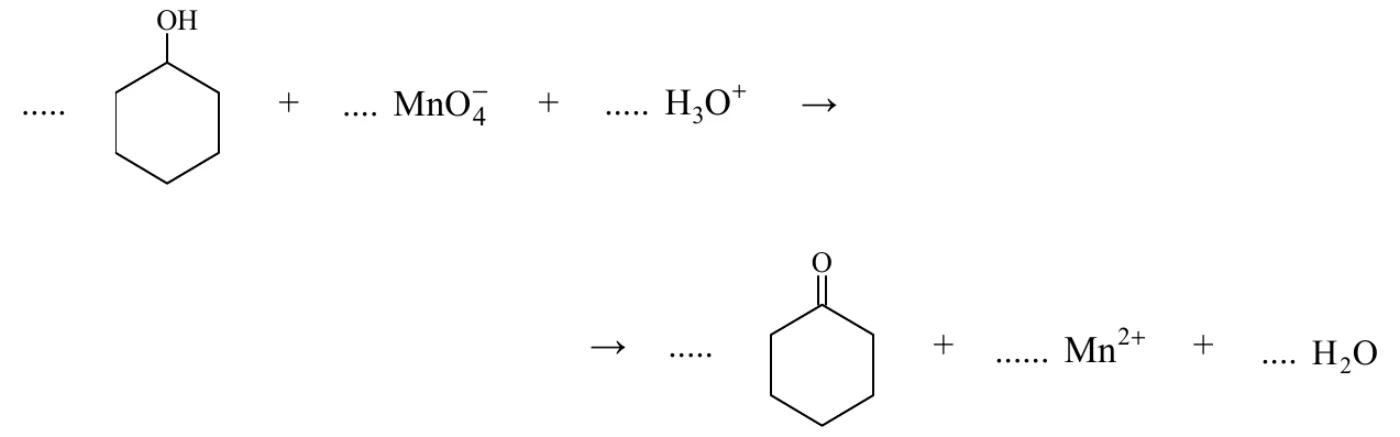 ten sam schemat reakcji z wykropkowanymi miejscami na współczynniki stechiometryczne przed wzorem cykloheksanolu, MnO4⁻, H3O+, wzorem cykloheksanonu, Mn2+ i H2O